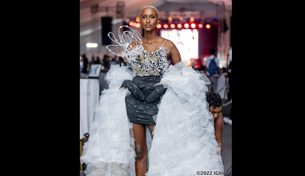 The dress that Rwandan top model Sanduine Mucyo was wearing was among the major highlights of Saturday’s Bianca Fashion Hub- Photo IGIHE 