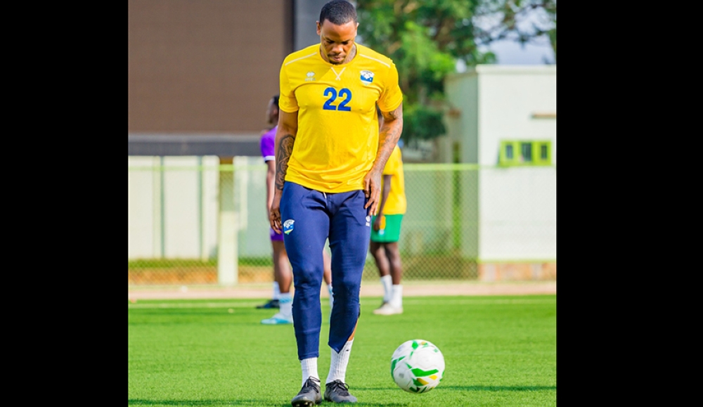 Amavubi defender Abdul Rwatubyaye during a training session with Amavubi on Monday.

Rayon Sports head coach Francis Haringingo is concerned that the defender’s call up in the na-
tional team could affect his recovery to full fitness after a six-month injury layoff. Photo: Courtesy.