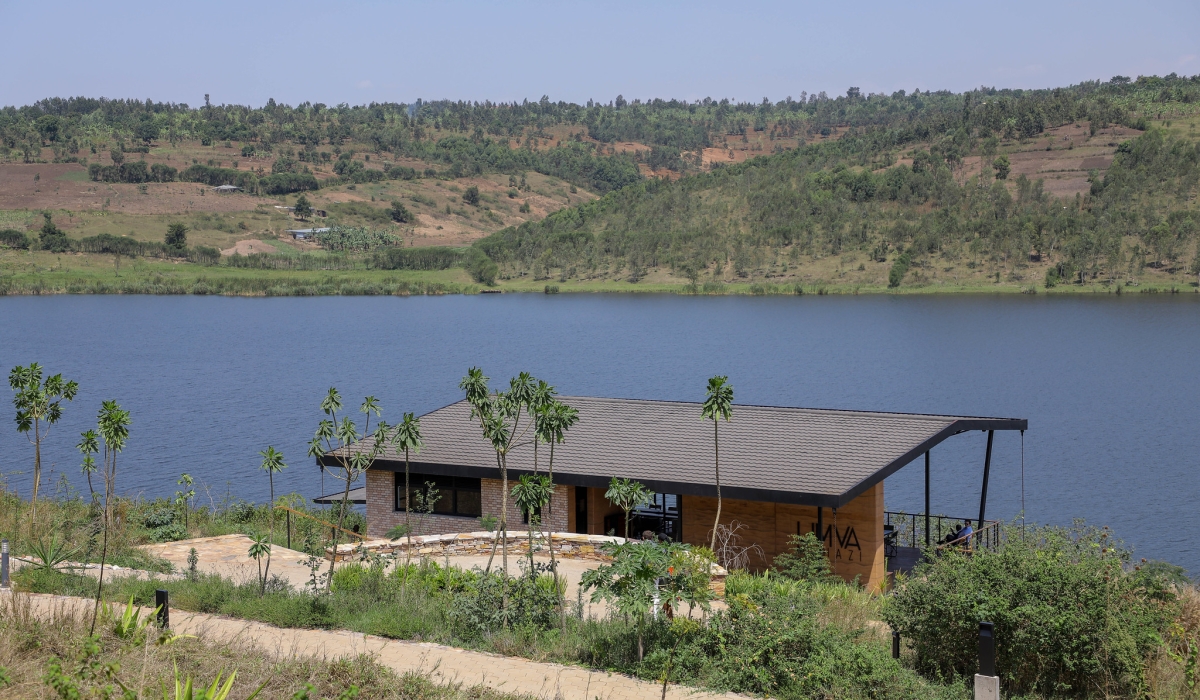 Photos by Dan Nsengiyumva