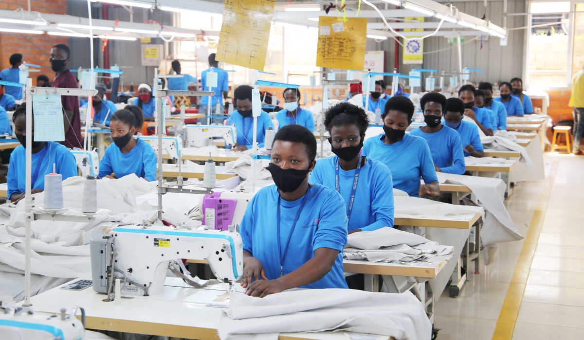 Workers at a garment factory in Kigali Special Economic Zone. There are several factors to
consider before transitioning to the next job. Photo: Craish Bahizi.