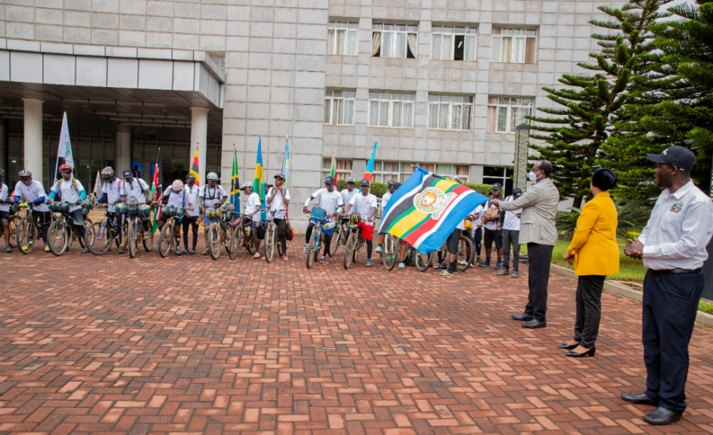 Minister of State in charge of East African Community Affairs, Prof. Manasseh Nshuti flagged off the 5th Edition of the Great Cycling Africa in Kigali, on September 7. Photo: Courtesy.