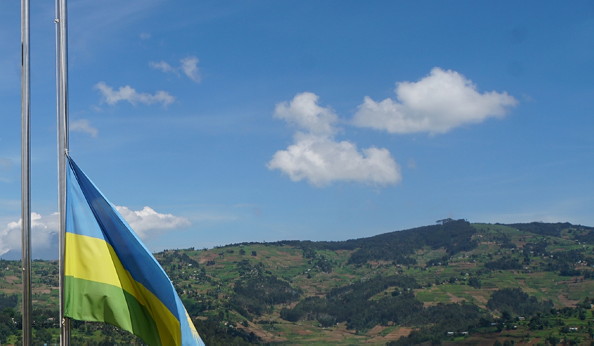President Paul Kagame has ordered that the Rwanda national flag and the East African Community flag be flown to half-mast in memory of Queen Elizabeth II. File