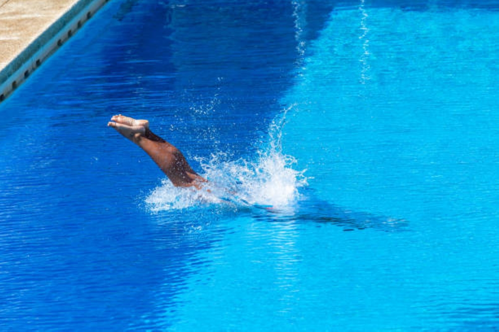 Hobbies like swimming make you a sociable person. Photo/ Net.