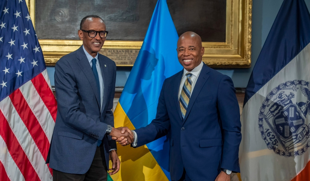 President Paul Kagame  meets with Eric Adams, Mayor of New York, to discuss  different areas of partnerships on Friday,  September 16. Photo by Village Urugwiro