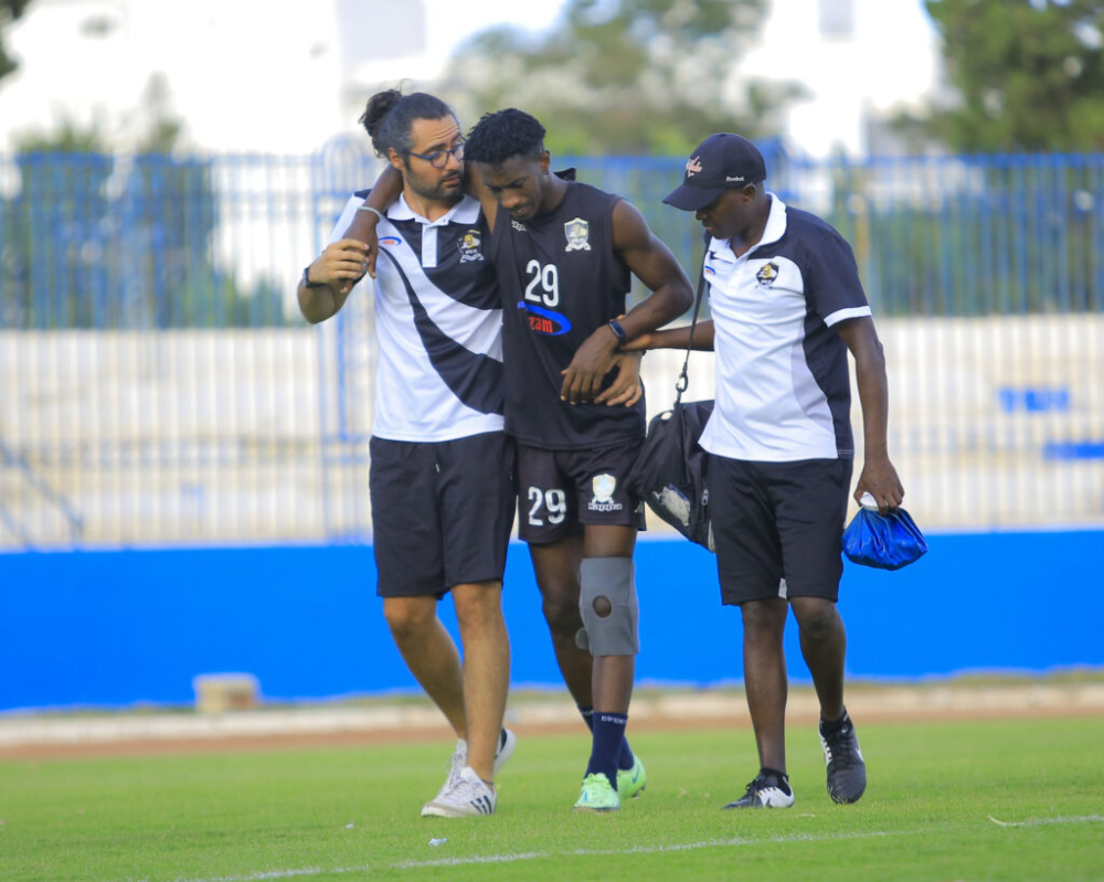 Yves Mugunga(C) was taken off after he picked up an injury during APR&#039;s last training sessions on Saturday, September 17, in Monastir-Photo APR FC.