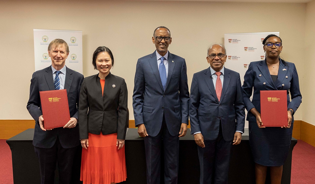 President Kagame witnessed the signing of a partnership agreement between the Nanyang Technological University and Rwanda&#039;s Ministry of Education in  Singapore on Friday, September 30. / Photo by Village Urugwiro