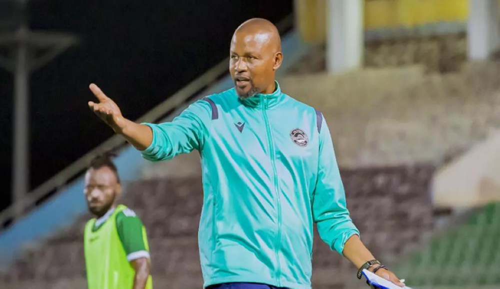 AS Kigali coach Casa Mbungo has turned
his attention to the CAF Confederation Cup
this weekend when his side takes on Libyan
side Al Nasry on Sunday at Huye Stadium.
Courtesy.