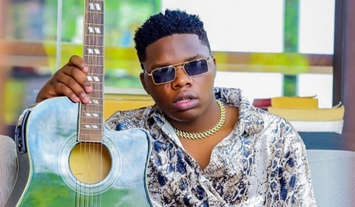 Singer Niyo Bosco took to Instagram where he complained that he was not earning anything from his music. / Net photos