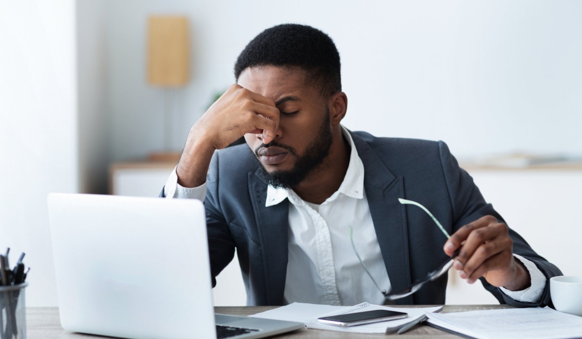 Insecure leaders overwork themselves because they don’t want to delegate tasks to others. Net photo.