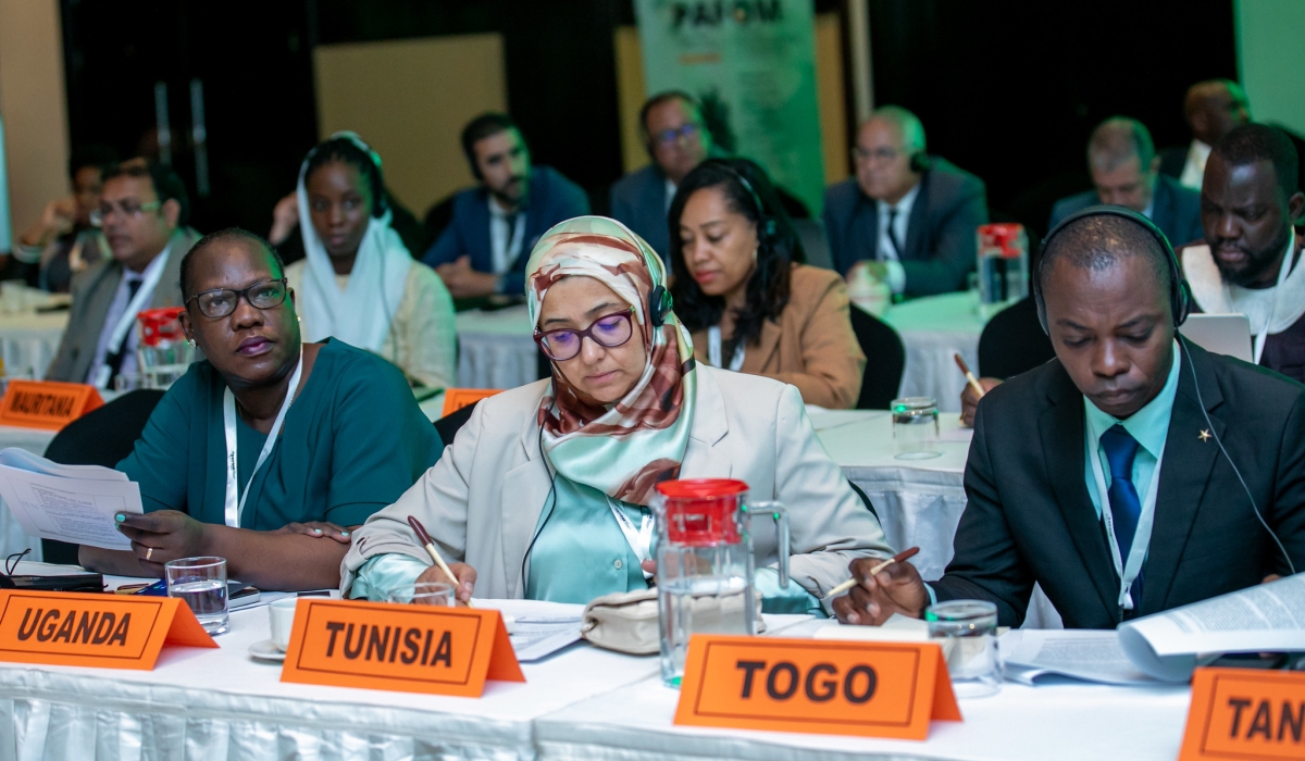 Delegates during the opening of a three-day Pan-African Forum on Migration (PAFOM) in Kigali on Tuesday, October
18. Clementine Mukeka, the Permanent Secretary at the Ministry of Foreign Affairs and International Cooperation, said
that climate change will continue to induce migration and human mobility in Africa thanks to a myriad of challenges.
Photo: Olivier Mugwiza.