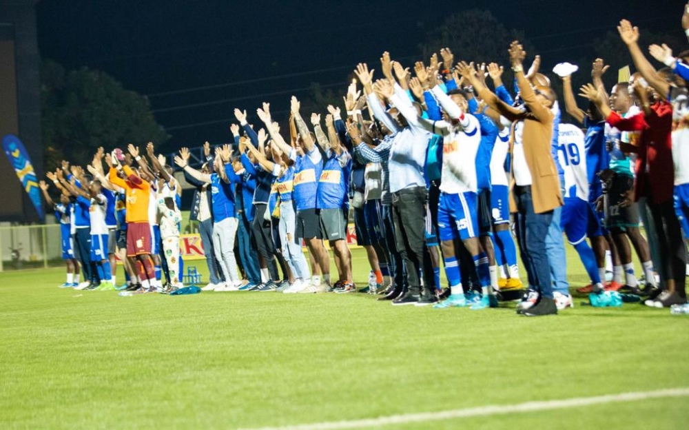 Rayon Sports players and staff thank their supporters after beating Sunrise 1-0 at Kigali Stadium. Courtesy