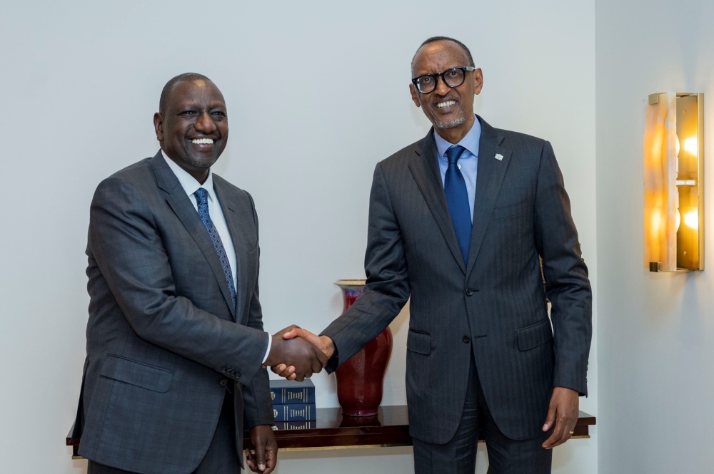 President Paul  Kagame  meets with President of Kenya  Dr. William Ruto  ahead of COP27, in Sharm el-Sheikh, Egypt on Sunday, November 6. Photo by Village Urugwiro