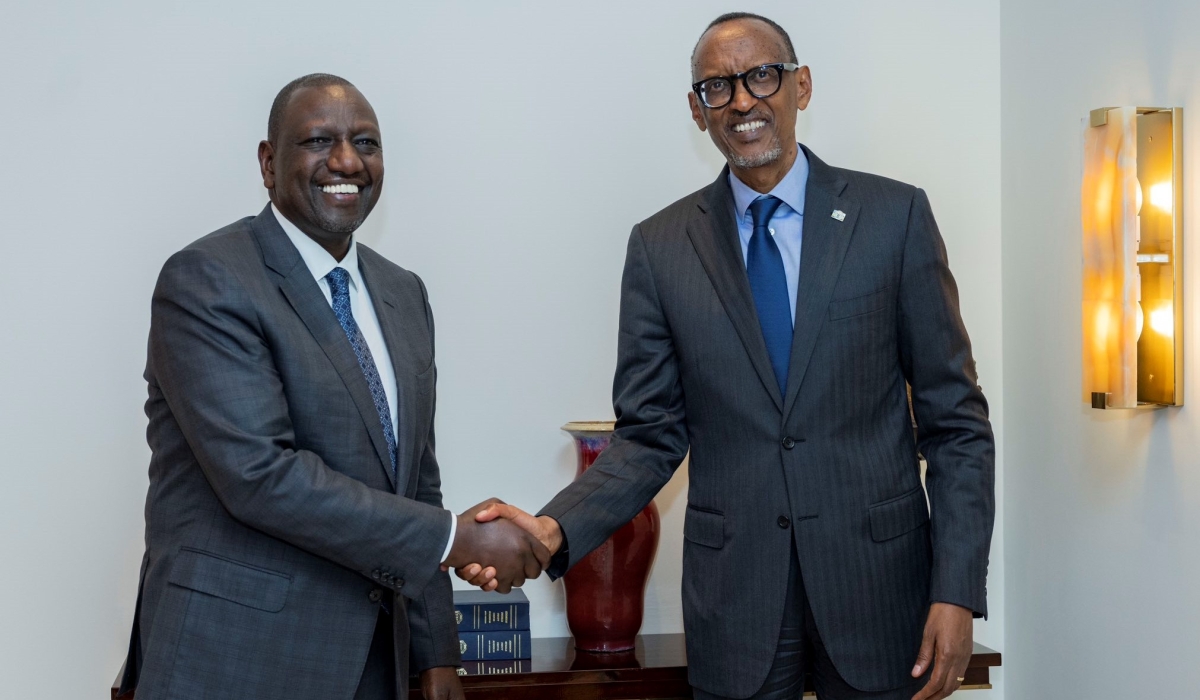 President Paul  Kagame  meets with President of Kenya  Dr. William Ruto  ahead of COP27, in Sharm el-Sheikh, Egypt on Sunday, November 6. Photo by Village Urugwiro