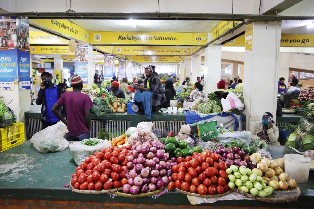 Vendors  at Nyarugenge Market. Food and non-alcoholic beverages increased by 39.7 per cent in October 2022 compared to the same month of 2021 according to Rwanda’s Consumer Price Index (CPI). Craish Bahizi