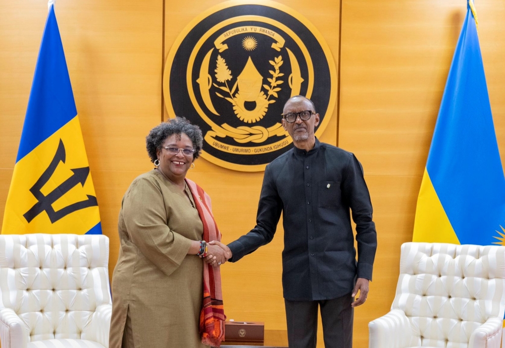 President Paul Kagame  meets the Prime Minister of Barbados Mia Amor Mottley at Village Urugwiro on Thursday, November 10. Photo by Village Urugwiro