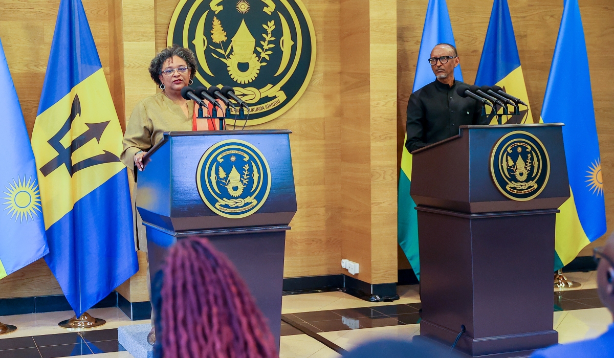 President Paul Kagame and Prime Minister of Barbados Mia Amor Motley during a joint news conference at Village Urugwiro on Thursday, November 10. Photo by Olivier Mugwiza