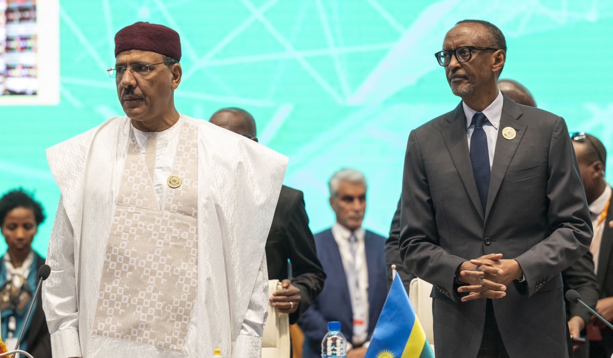President Paul Kagame and President of Niger Mohamed Bazoum during  the opening ceremony of the 17th African Union Extraordinary Summit on Industrialisation and Economic Diversification, held in Niger, on November 25. Photo by Village Urugwiro