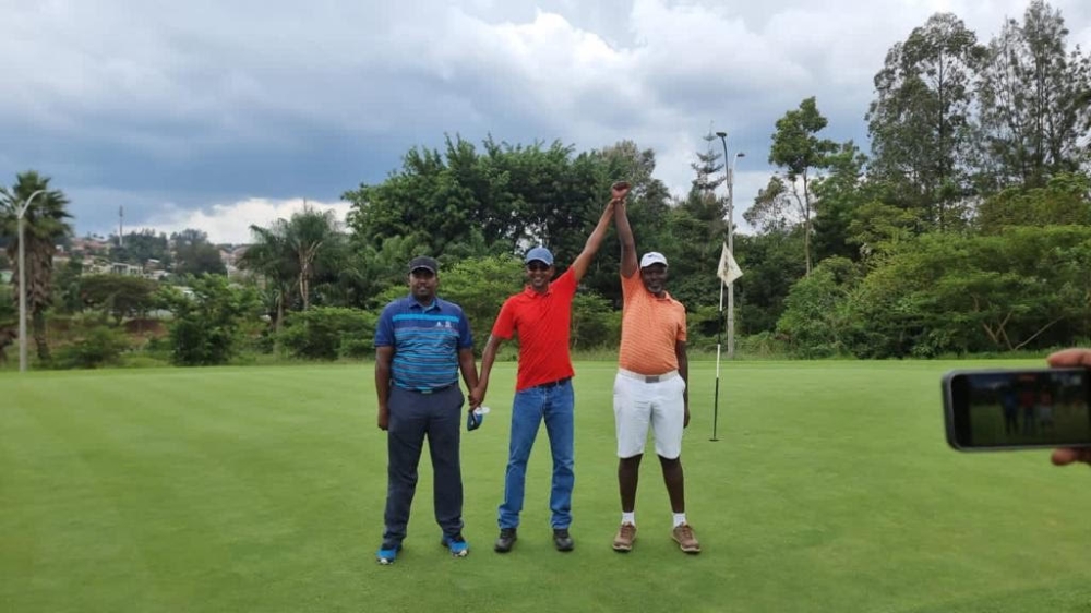 Innocent Rutamu (R) was crowned champion of the just-concluded PMC Golf championship after beating Andrew Kulaigye in the final held Saturday, November 26, at Kigali Golf Club-courtesy 