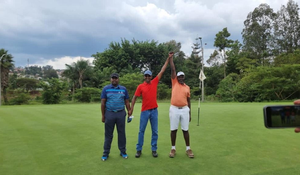 Innocent Rutamu (R) was crowned champion of the just-concluded PMC Golf championship after beating Andrew Kulaigye in the final held Saturday, November 26, at Kigali Golf Club-courtesy 