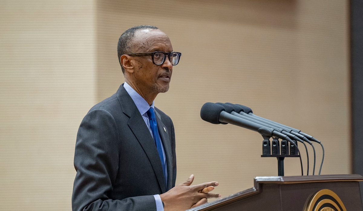President Paul Kagame addresses delegates during the swearing in of newly appointed Ministers of Health in Kigali on Wednesday, November 30. Photo by Village Urugwiro