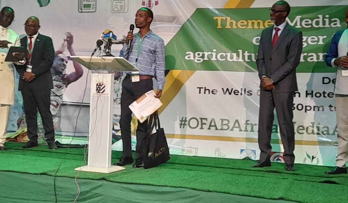 The New Times&#039; senior reporter Emmanuel Ntirenganya speaks at the event after receiving the award. Ntirenganya was announced the best agricultural biotechnology reporter on the continent during an awards ceremony in Abuja, Nigeria on Friday, December 2. Courtesy