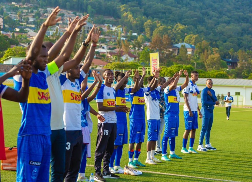 Rayon Sports players and staff thank their supporters after beating Bugesera FC 1-0 at Kigali Stadium on Sunday, December 2. Courtesy