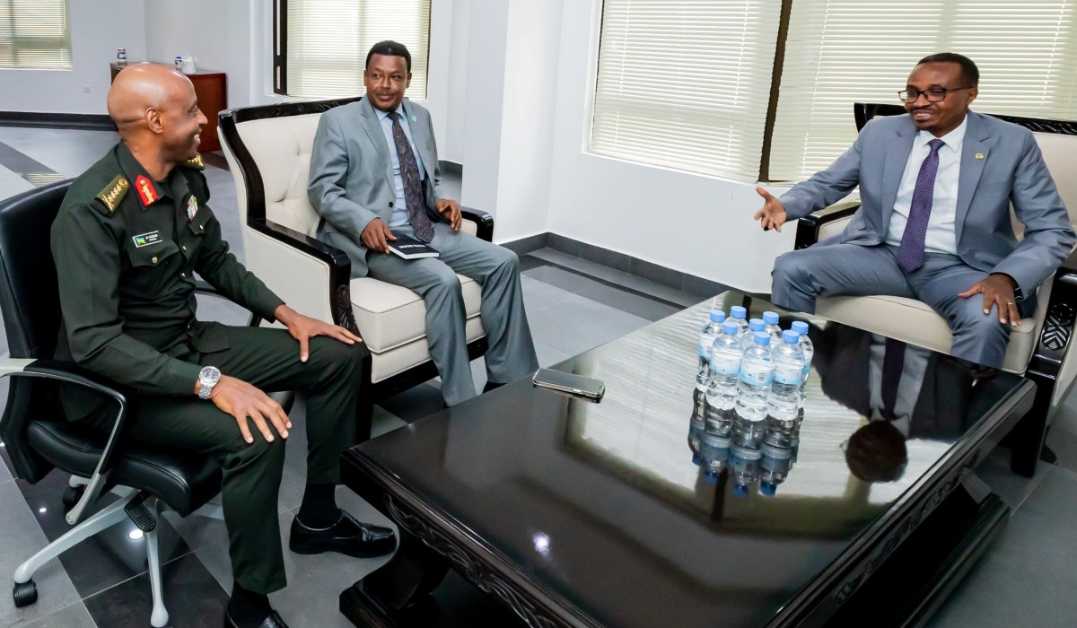Brig Gen Getachew Shiferaw Fayisa, the Director of Eastern Africa Standby Force (C)  with Maj. Gen Albert Murasira, Minister of Defence and Gen. J Bosco Kazura, Chief of Defence Staff during the meeting in Kigali, on Tuesday, December 6. Courtesy