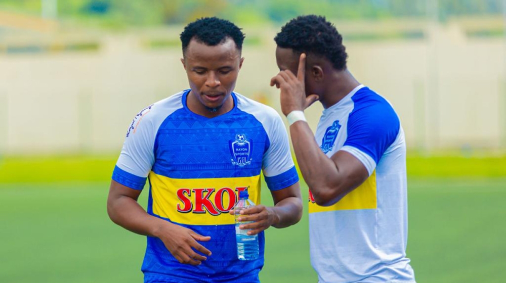 Rayon Sports players look so disappointed as Etincelles FC beat the Blues 3-2 at Rubavu stadium on Sunday, December 11. Photo: Courtesy.