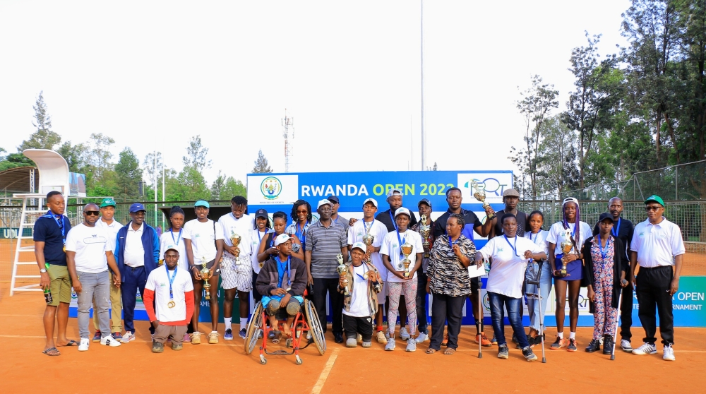 A group photo of participants and officials. Kenyan duo Albert John Njogu and Angela Okutoyi were crowned Rwanda Open 2022 champions on Saturday, December 17. Photo: Courtesy.