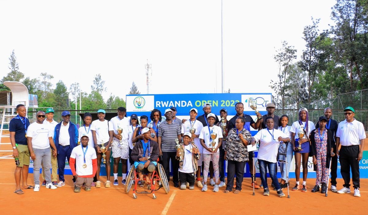 A group photo of participants and officials. Kenyan duo Albert John Njogu and Angela Okutoyi were crowned Rwanda Open 2022 champions on Saturday, December 17. Photo: Courtesy.