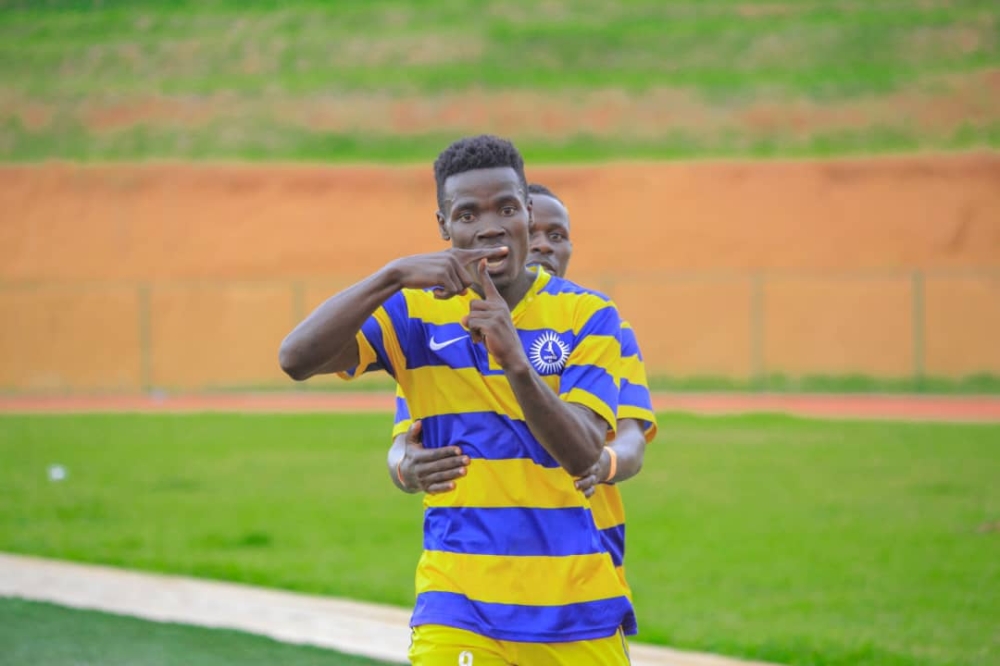 Sunrise FC Striker Yafesi Mubiru has admitted that the 2022/23 Rwanda Premier League top scorer award is on his radar as he looks to score more goals for his club