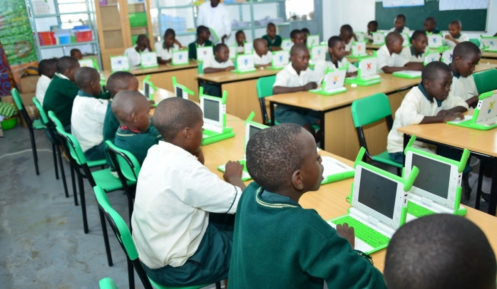 Children during an IT class at Ecole Primaire Nyaruyenzi,in Mageragere Sector, Nyarugenge District on January 31,2020 . According to Rwanda Education Board officials, the government is planning to connect at least 60 per cent of primary schools to the internet by 2024. File