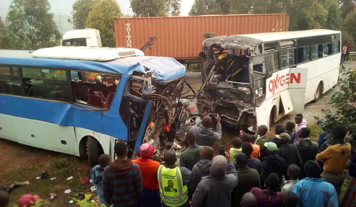 At least six people are reported to have perished in a fatal accident involving a Rwandan bus and a Kenyan one, in Western Uganda early Friday morning. Courtesy