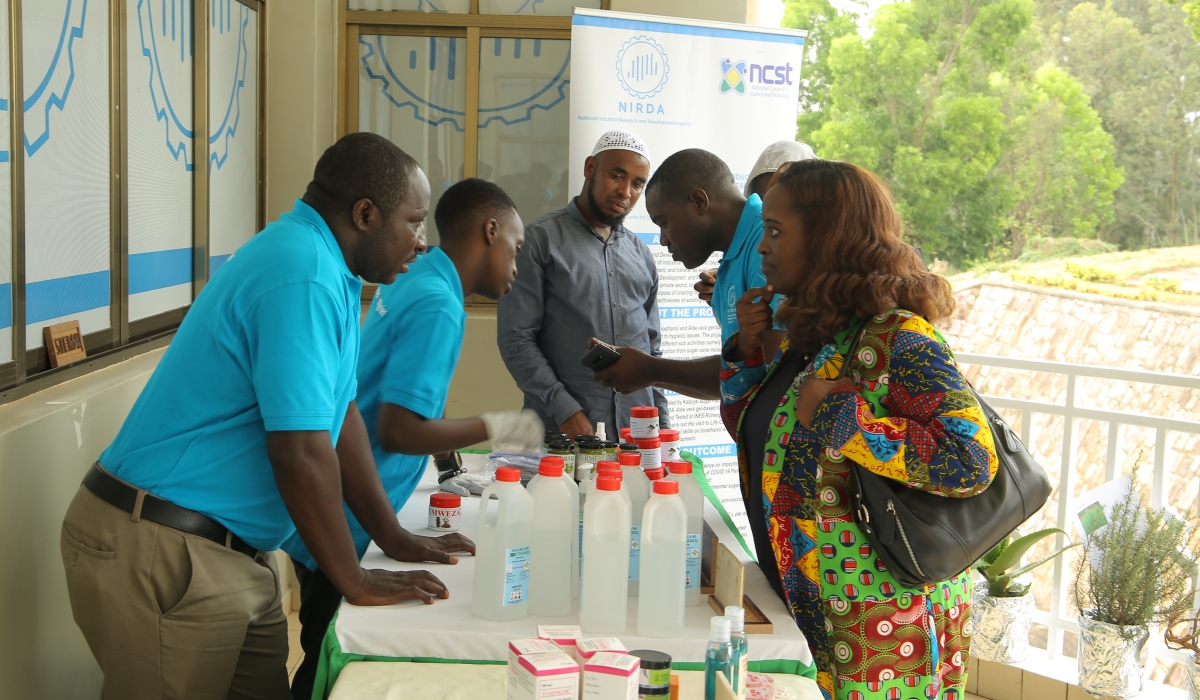 Visits tour a mini-exhibition of the products that were developed by NIRDA in Huye-based laboratory. Photos by Craish Bahizi