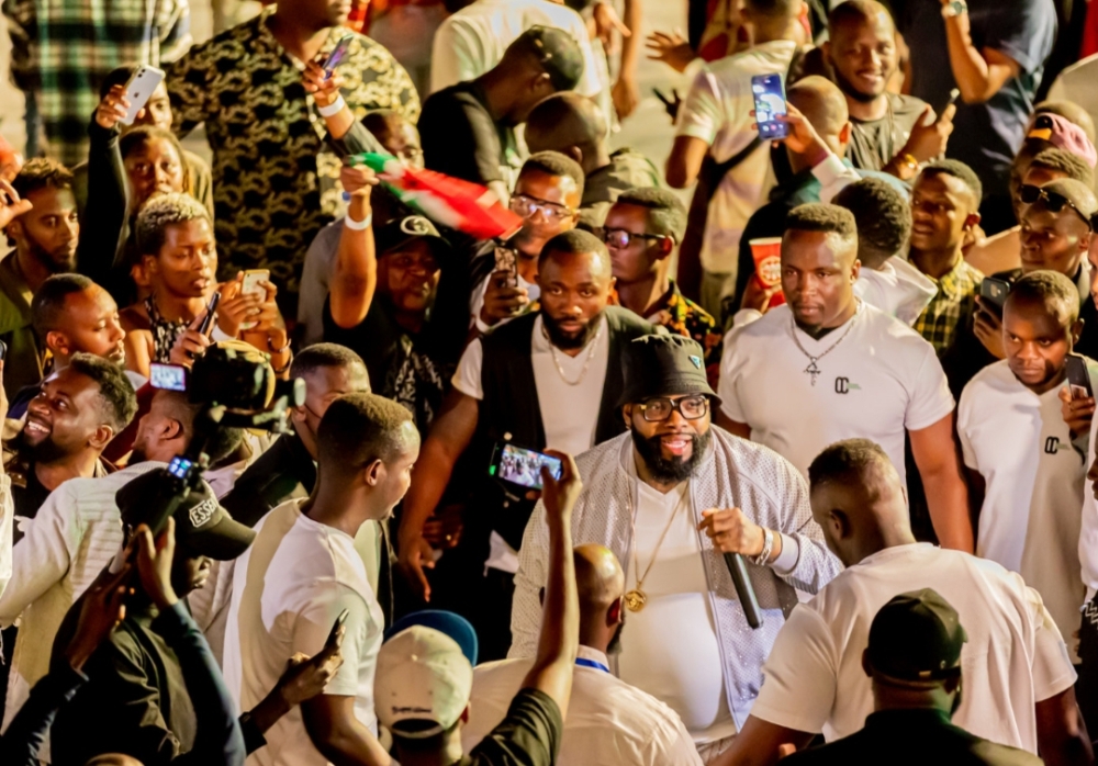 A small number of revellers who showed up for the ‘Demarco in Kigali’ concert were fully entertained by Jamaica’s dancehall singer and local artistes who perfomed late at night.