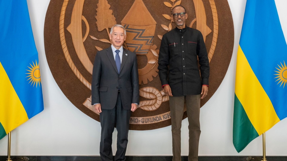 President Paul Kagame  meets with George Bickerstaff, the chair of International Vaccine Institute  Board of Trustees, in Kigali  on Tuesday, February 7. Photo by Village Urugwiro