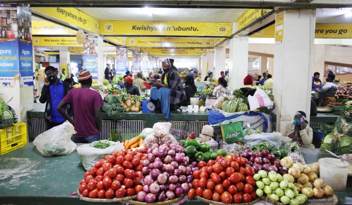 Vendors at Nyarugenge Market. Food and non-alcoholic beverages increased by 39.7 per cent in October 2022 compared to the same month of 2021 according to Rwanda’s Consumer Price Index (CPI). Craish Bahizi