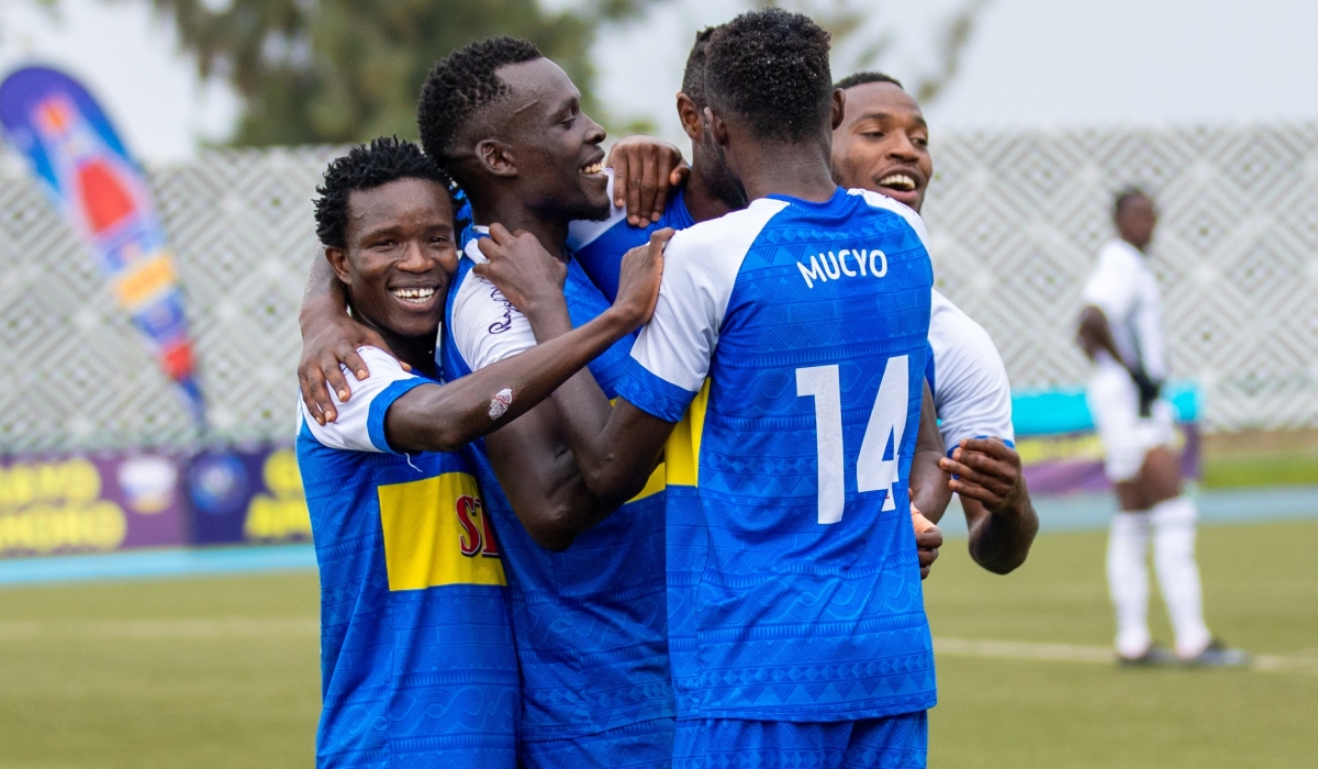 Rayon Sports players celebrate the 1-0 crucial win aginst APR FC at Huye Stadium on Sunday, February 12. The victory not only ended APR’s dominance during the past four years but also saw Rayon close the gap to within just one point to the league summit. All photos by Olivier Mugwiza