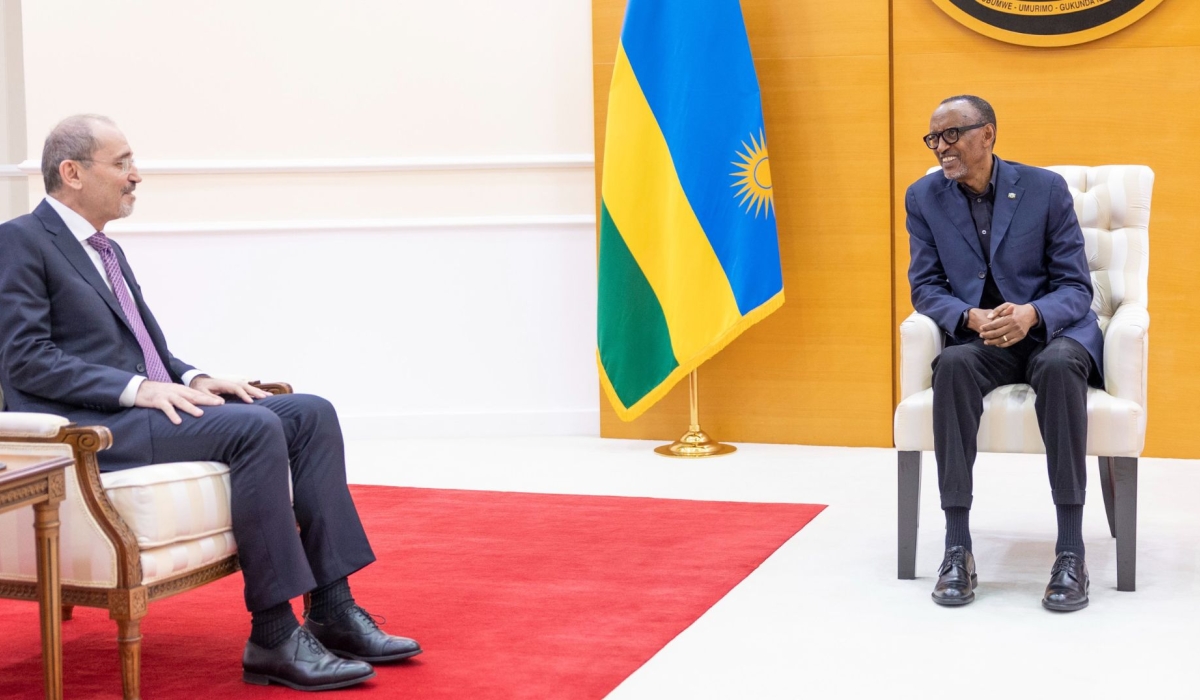President Paul Kagame meets with  Ayman Safadi, Deputy Prime Minister and Minister of Foreign Affairs and Expatriates of the Kingdom of Jordan on Wednesday, February 22. Photo by Village Urugwiro