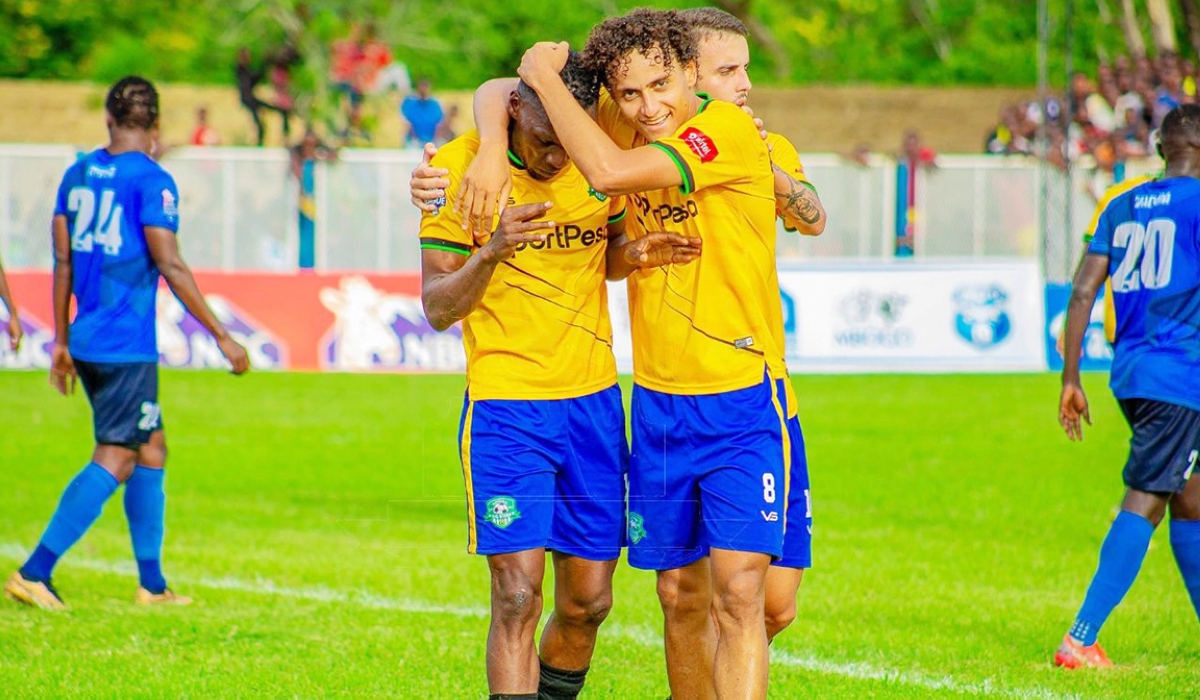 Rwandan international striker Meddie Kagere with his teammates during a 1-1 draw between his side Singida Big Stars and  FC Coastal Union on Sunday, March 12.