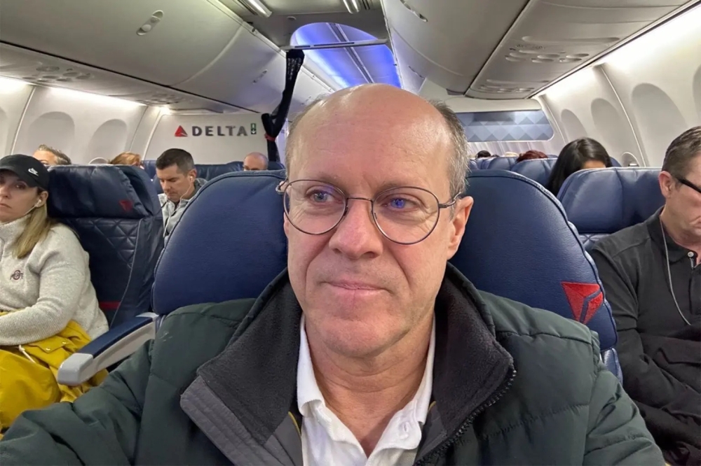 Silicon Valley businessman Steve Kirsch took to Twitter to say he made the anonymous passenger the offer.