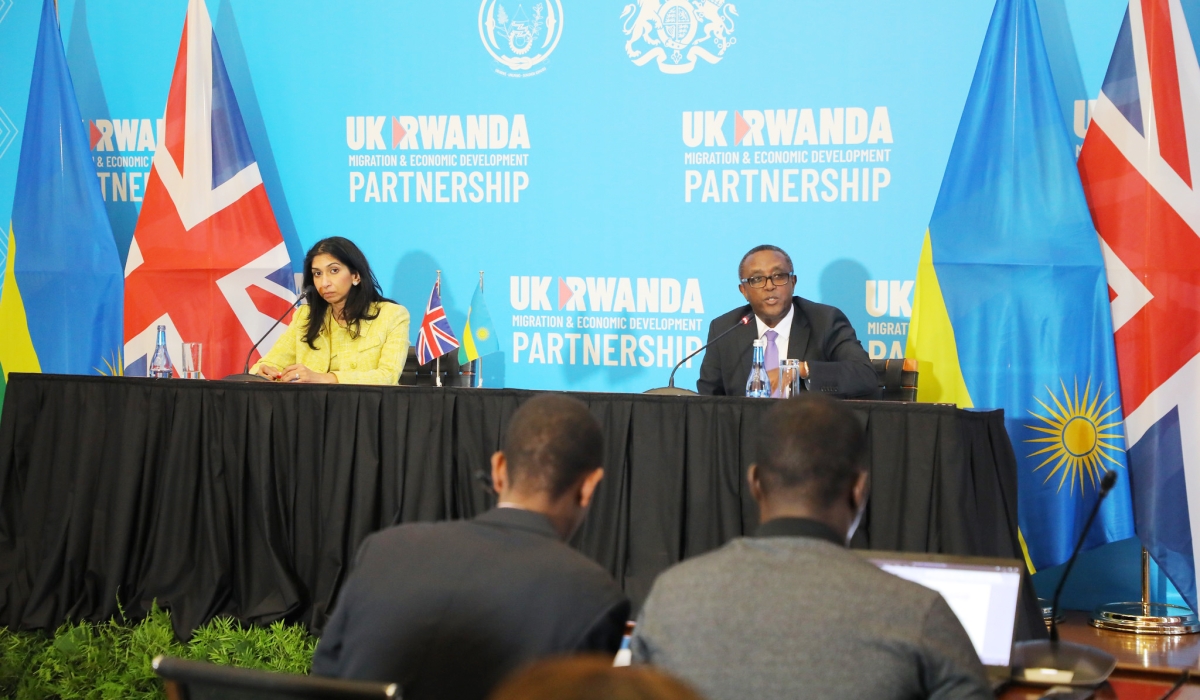 The UK Home Secretary, Suella Braverman and Rwanda’s Minister of Foreign Affairs Dr Vincent Biruta address journalists in Kigali on March 18. Photo by Craish Bahizi
