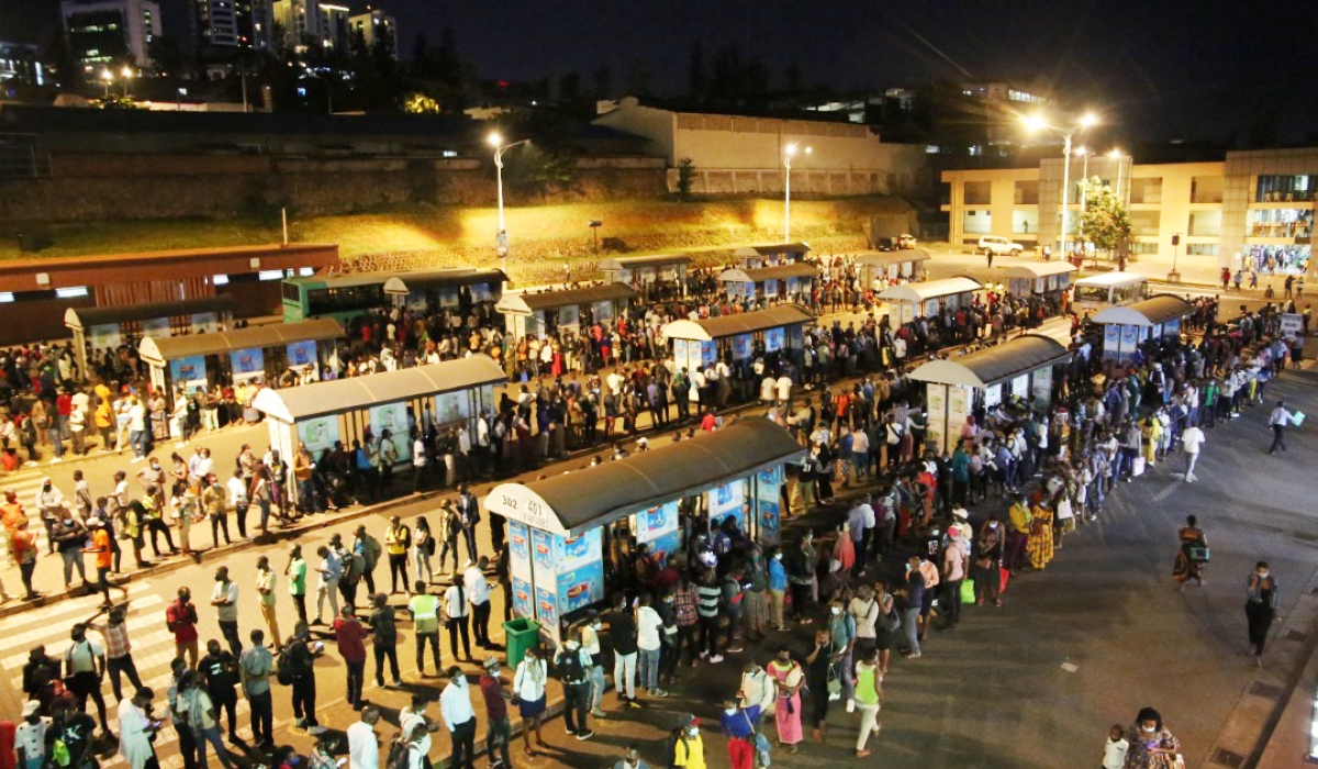 Hundreds of passengers get stranded at Downtown taxi park on June 14, 2021. Photo by Craish Bahizi