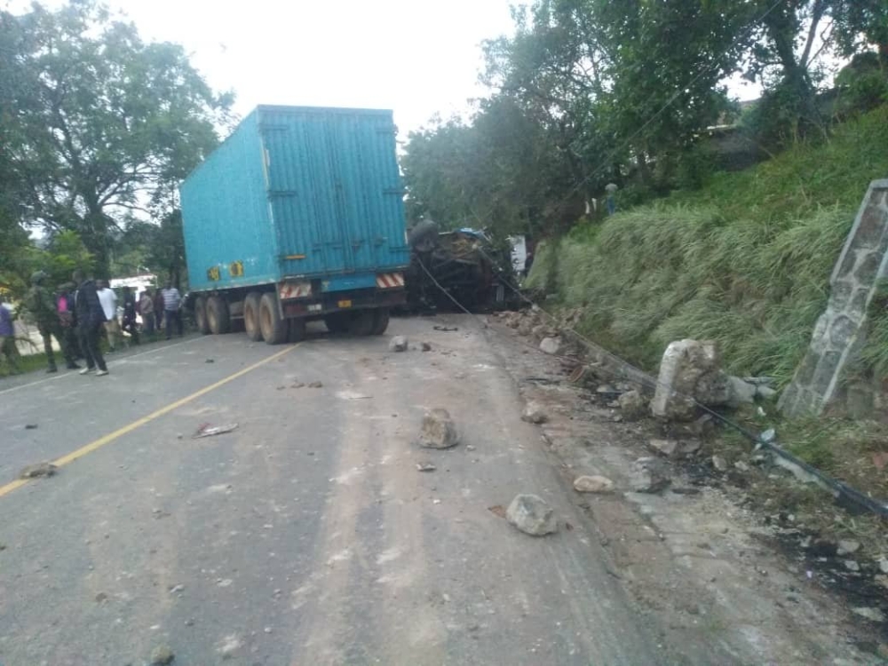 A scene of a fatal accident where a truck on a brake failure collided with other vehicles and motorbike near Gisenyi Hospital on Sunday, March 26. According to eyewitnesses, two people died immediately while injured were taken to Gisenyi Hospital. Courtesy