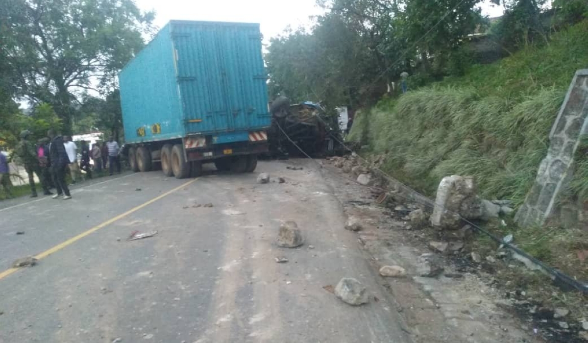 A scene of a fatal accident where a truck on a brake failure collided with other vehicles and motorbike near Gisenyi Hospital on Sunday, March 26. According to eyewitnesses, two people died immediately while injured were taken to Gisenyi Hospital. Courtesy