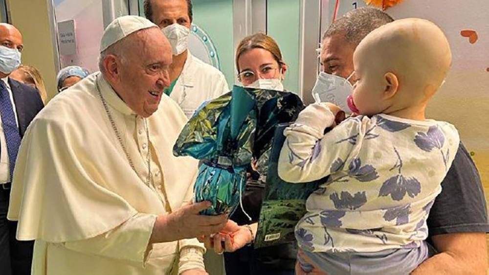 Pope Francis visits young children in the pediatric oncology ward at Gemelli hospital 