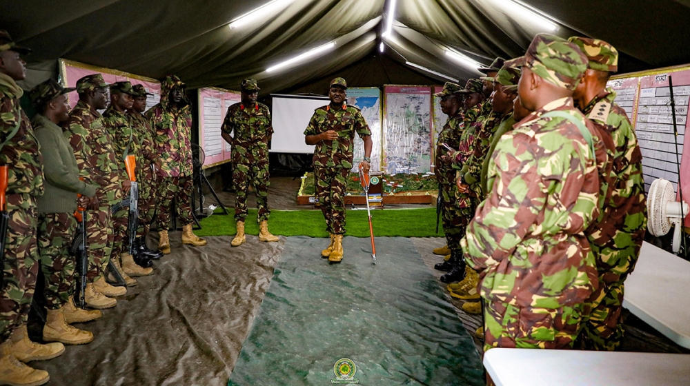 The Commander of EACRF, Maj Gen Jeff Nyagah, on March 29, visited Kenyan troops deployed at Kibati and Kibumba localities in eastern DR Congo. Gen Nyagah implored them to remain focused in all assigned tasks including protection of civilians, opening up of the main supply route as well as humanitarian assistance.