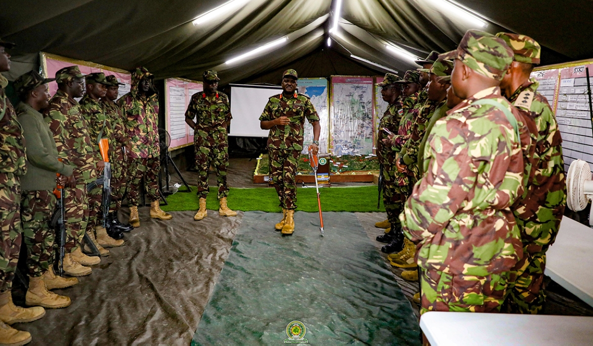 The Commander of EACRF, Maj Gen Jeff Nyagah, on March 29, visited Kenyan troops deployed at Kibati and Kibumba localities in eastern DR Congo. Gen Nyagah implored them to remain focused in all assigned tasks including protection of civilians, opening up of the main supply route as well as humanitarian assistance.