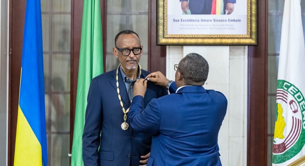 President Umaro Sissoco Embaló conferred the Amílcar Cabral Medal on President Kagame, the highest honour in Guinea-Bissau. Photos: Village Urugwiro