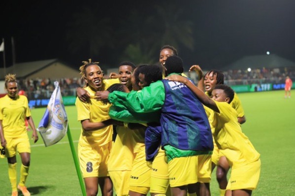 AS Kigali saw their title celebrations cut short after Inyemera won a forfeit appeal against Kamonyi
over fielding an ineligible player. The two teams are separated by one point with one game to go.
Photo: Courtesy.